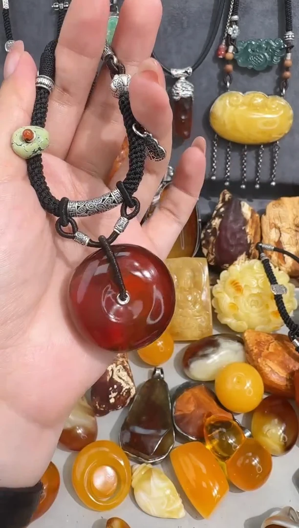 未镶嵌琥珀裸石半*琥珀