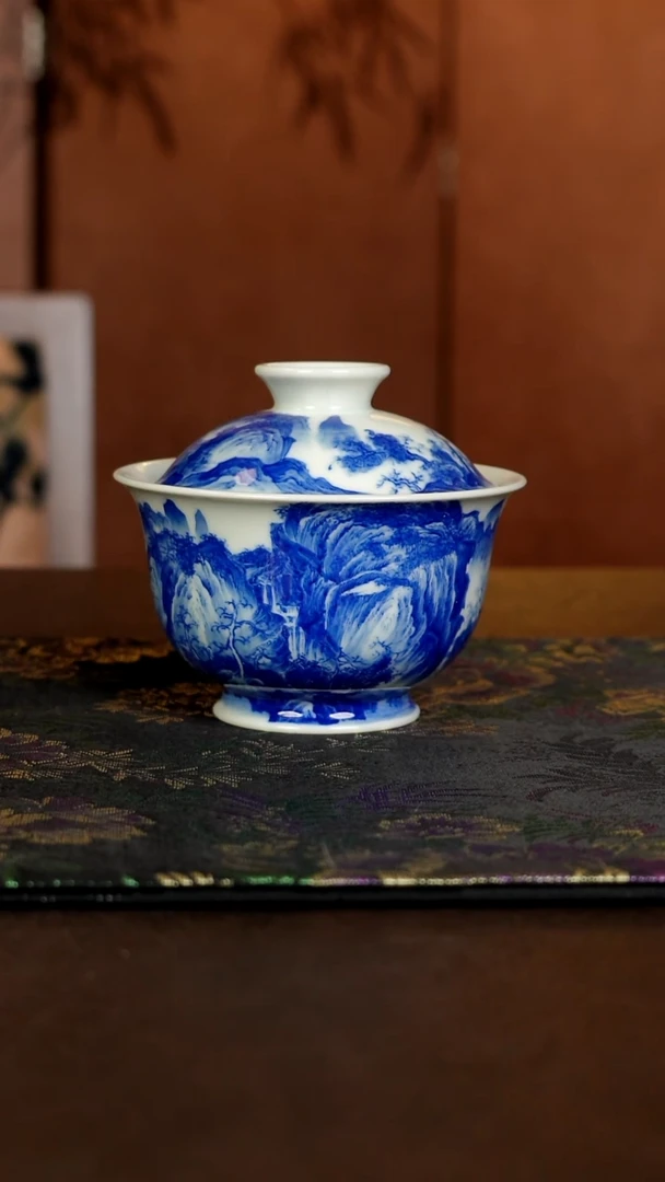 瓷寻山晓隐 秋山萧寺图