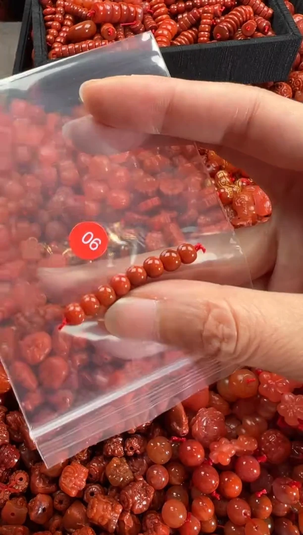 【闪购商品】南红玛瑙颈饰未镶嵌1