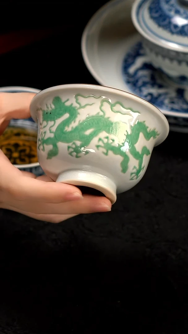 宣之堂绿龙纹压手杯