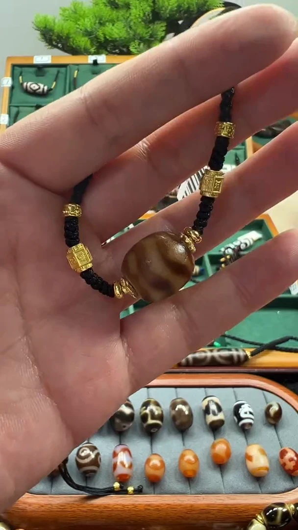 玛瑙/玉髓（覆膜）颈饰合金2.（微瑕）