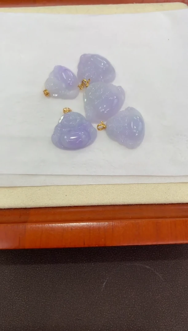 翡翠18K金镶嵌吊坠(赠链)天然缅甸a货翡翠(多样性发其一