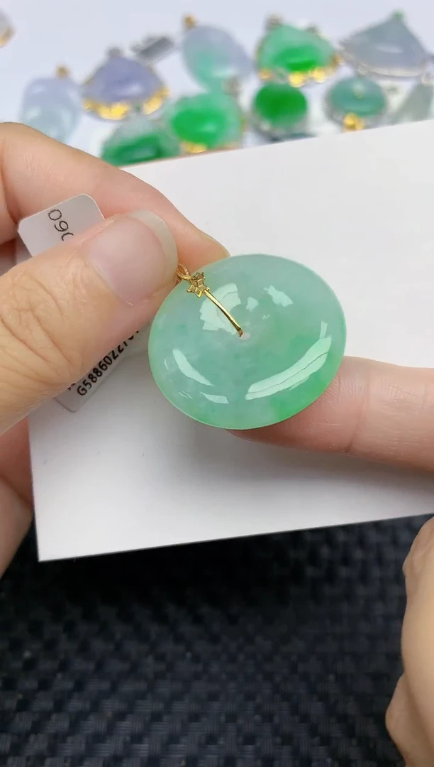 翡翠18K金镶嵌颈饰天然A货翡翠