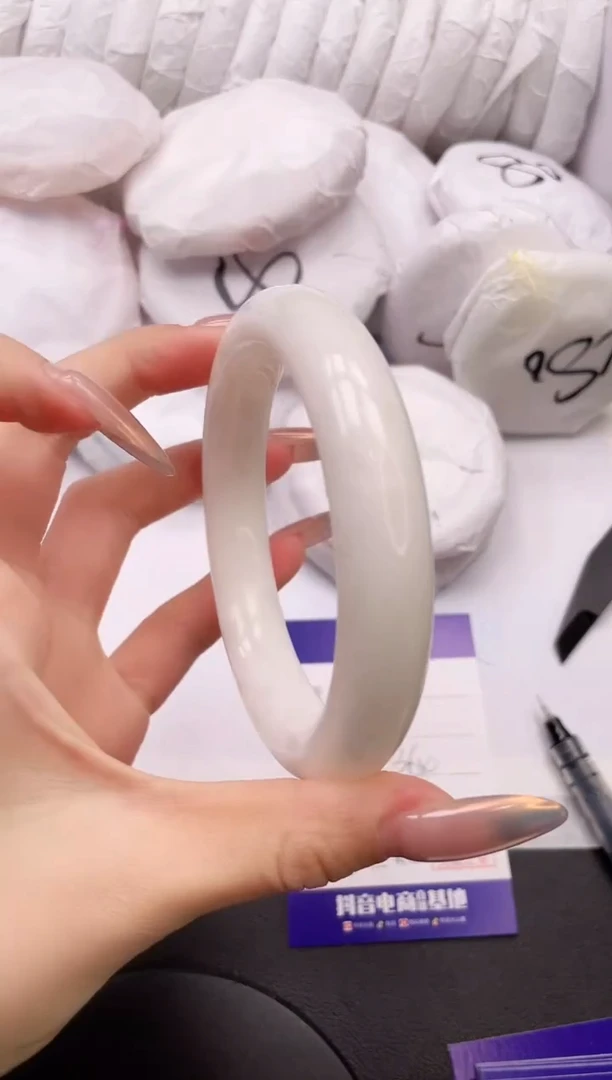 【闪购商品】和田玉手镯未镶嵌5K488-63