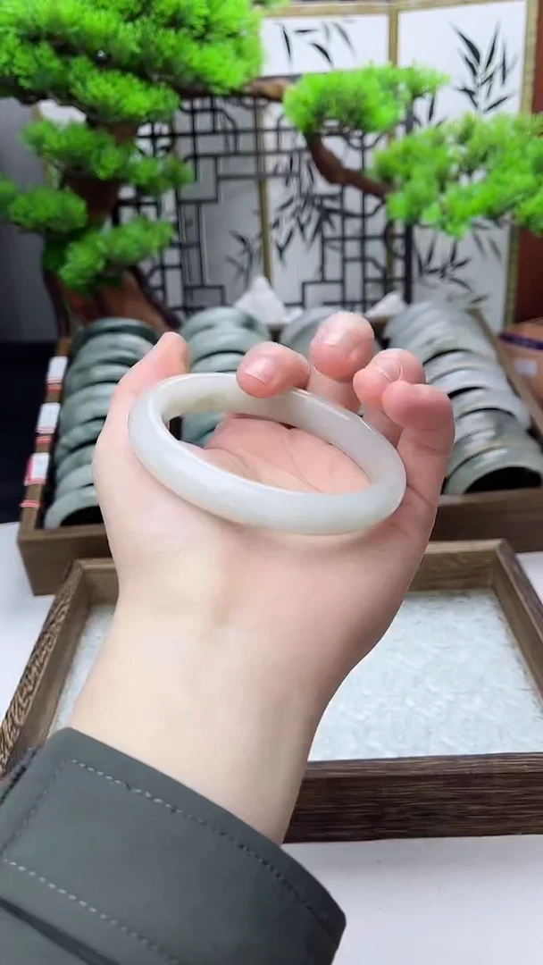 【闪购商品】石英质玉手镯未镶嵌多样性发货 ·一物一拍