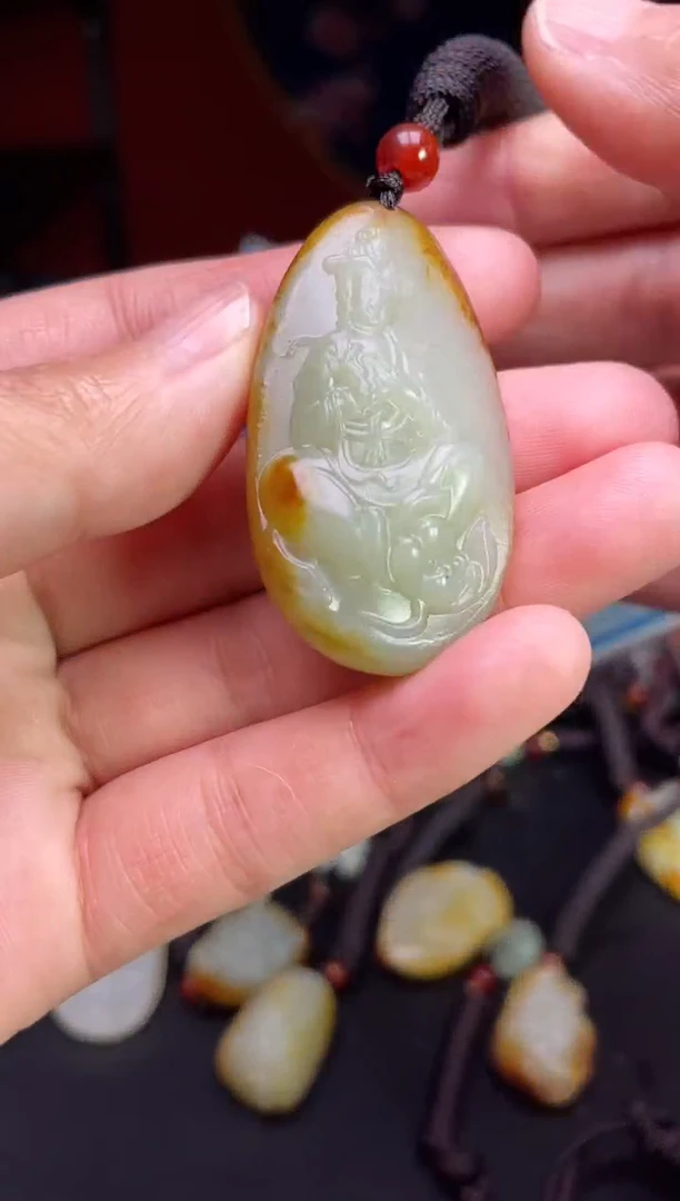 颈饰未镶嵌和田玉1