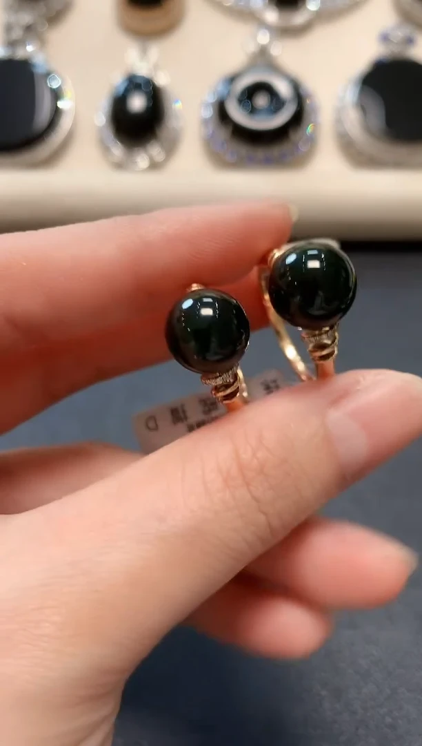 18K金镶嵌戒指翡翠A9 多样性发货一件