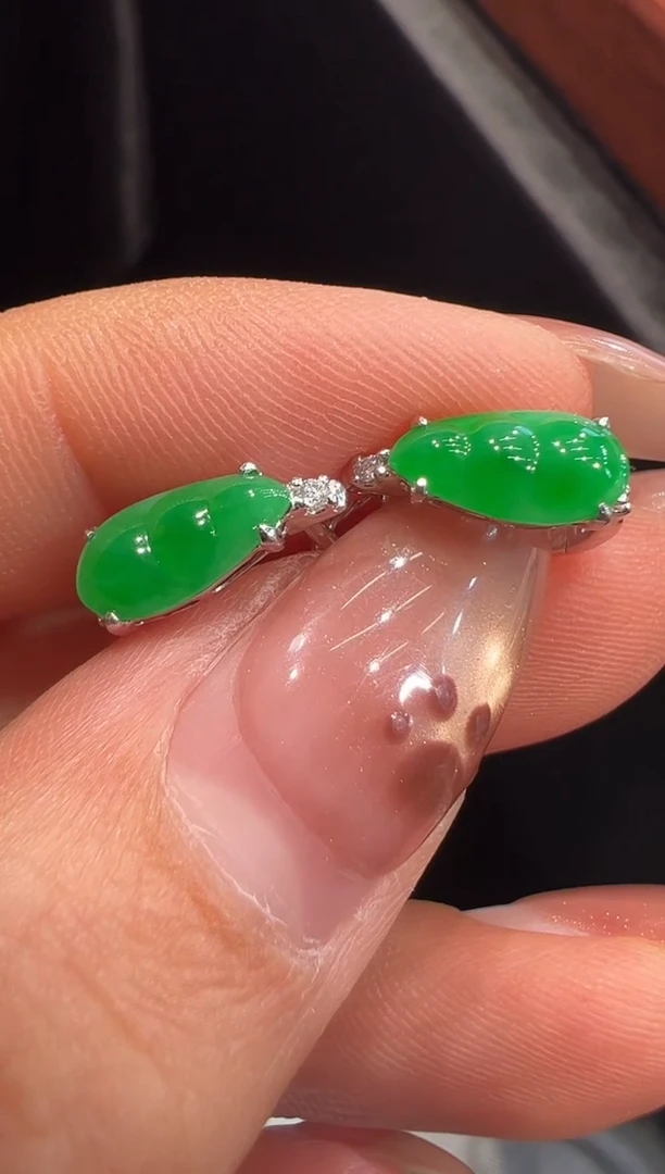 18K金镶嵌翡翠耳饰耳饰