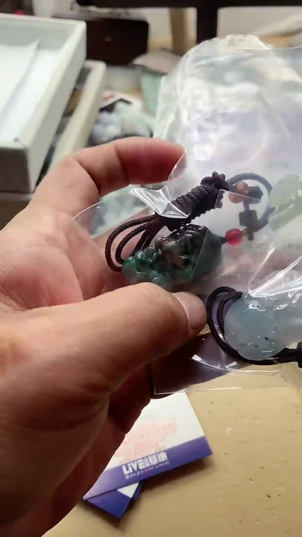 【闪购商品】翡翠颈饰未镶嵌挂件