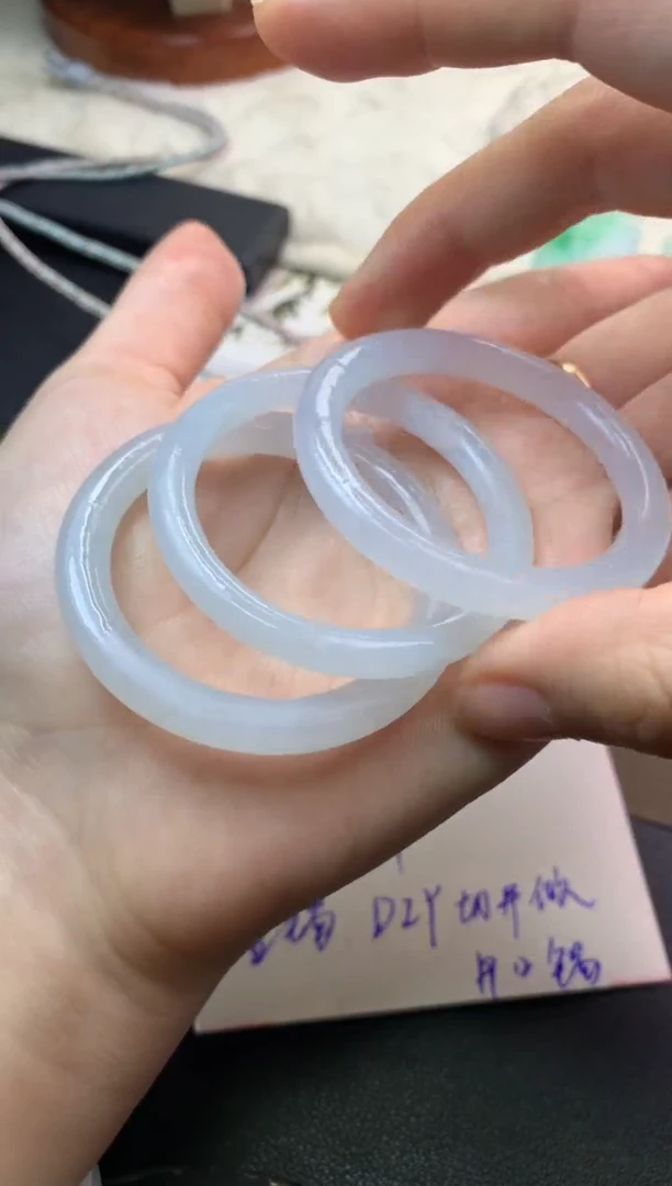 未镶嵌定制翡翠翡翠童镯不挑不选 （多样性发其一）