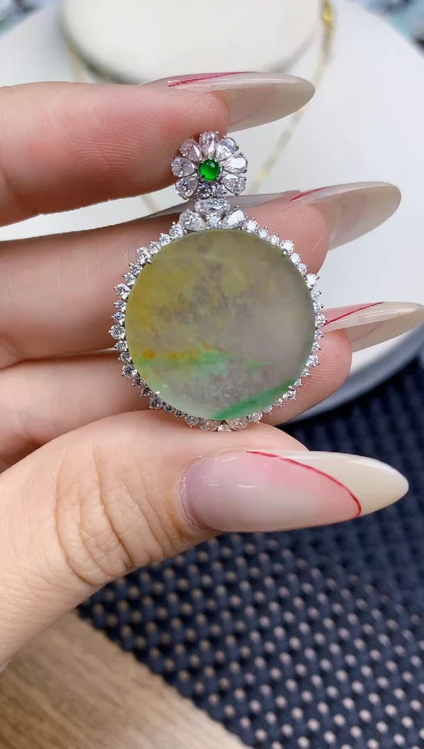 颈饰18K金镶嵌翡翠119   天然翡翠A货  百元以上9米证书费自理