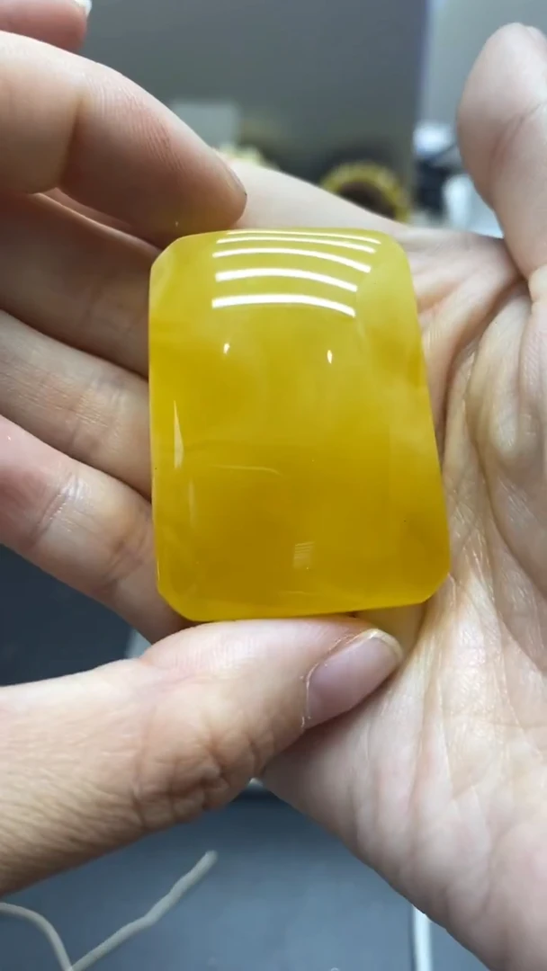 琥珀未镶嵌珠宝奇石415
