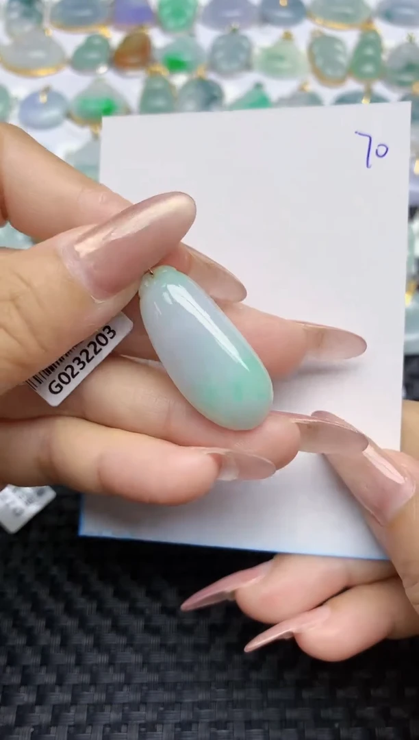 【闪购商品】翡翠颈饰18K金镶嵌天然A货翡翠 70