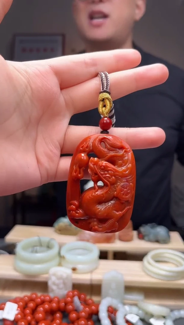 颈饰未镶嵌南红玛瑙吊坠