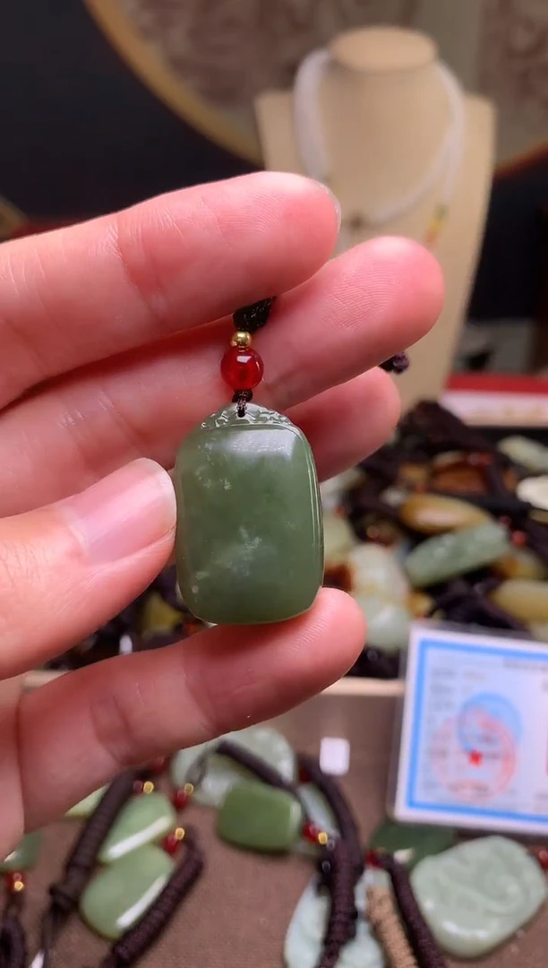 颈饰未镶嵌和田玉新疆料青海料清水和田玉吊坠