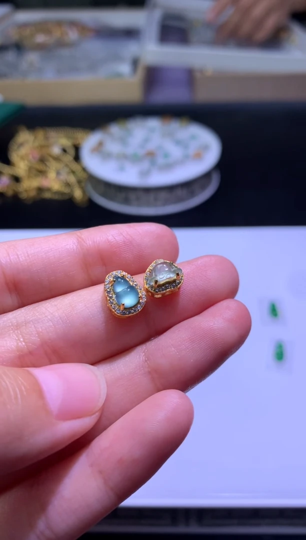 颈饰未镶嵌翡翠净货