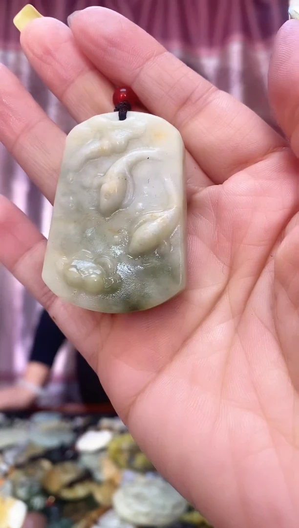 未镶嵌岫玉吊坠