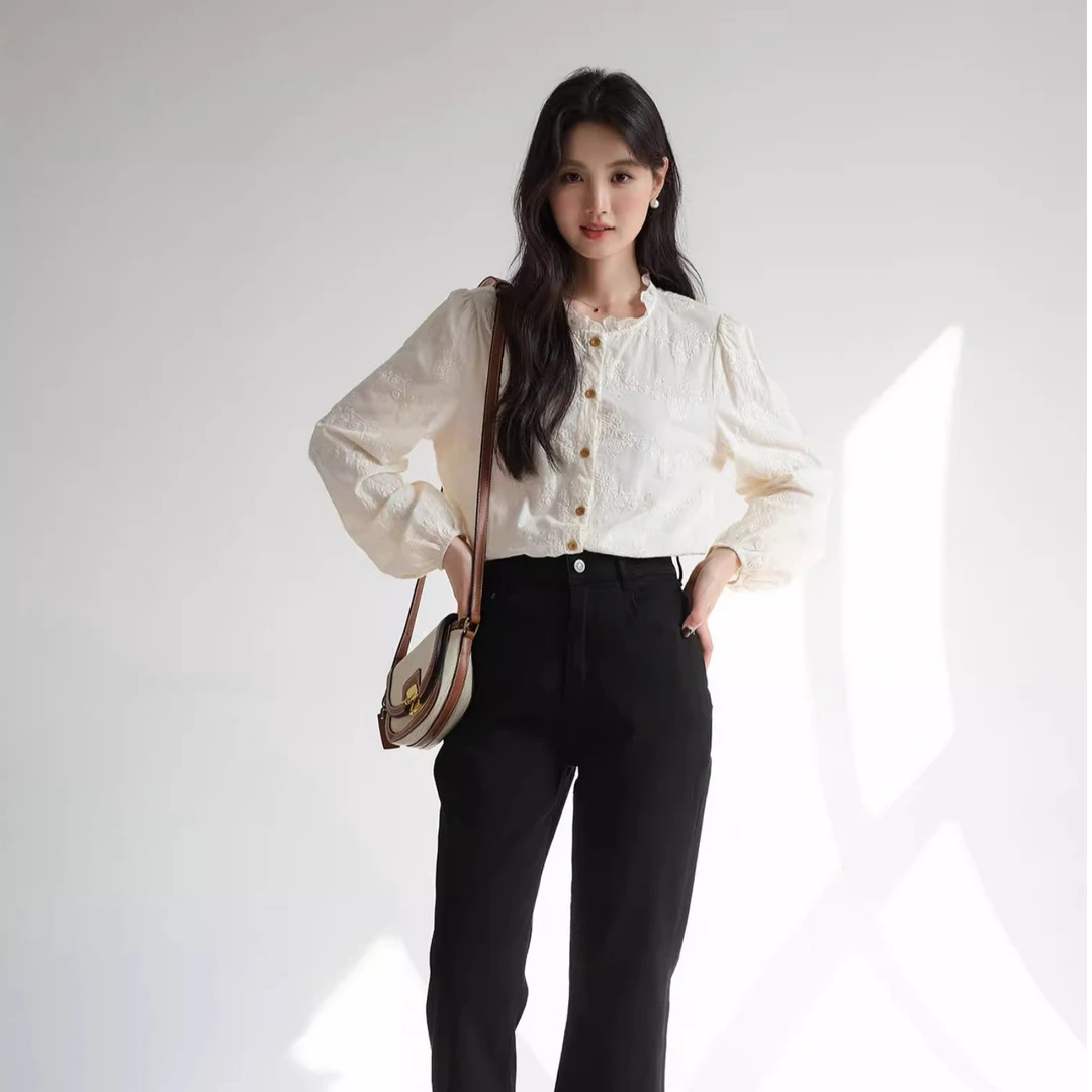 【设计感甜美木耳边刺绣衬衫】蓝若水大码女装春舒适提花上衣86729