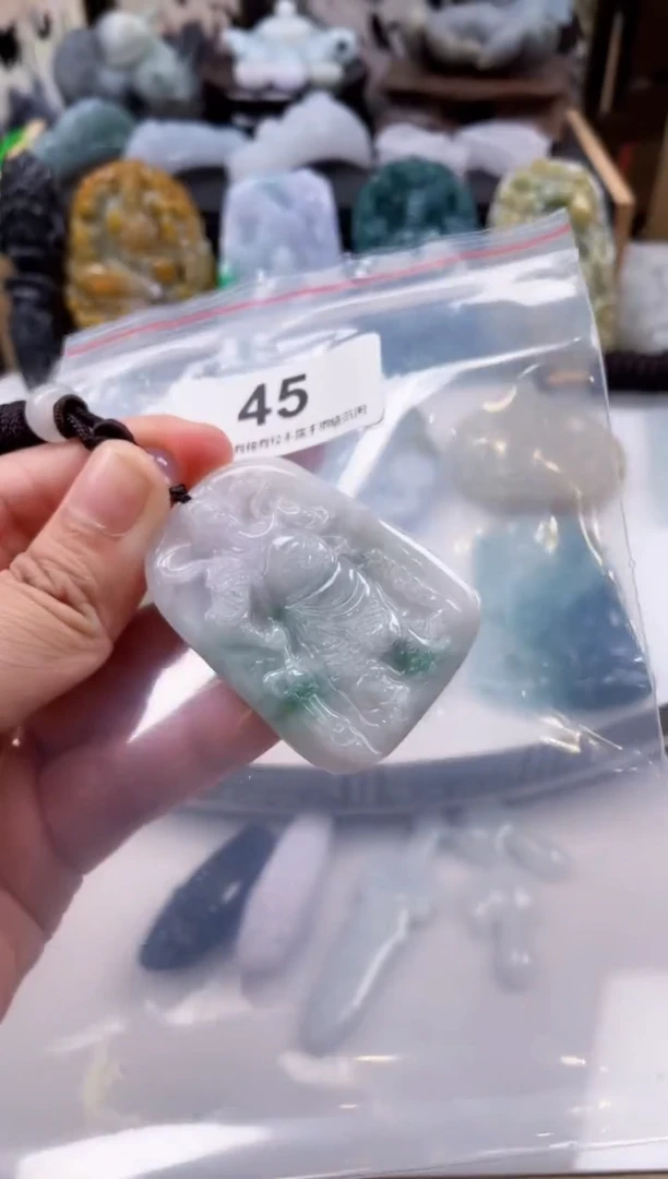 【闪购商品】翡翠颈饰未镶嵌天然缅甸A货翡翠微瑕45