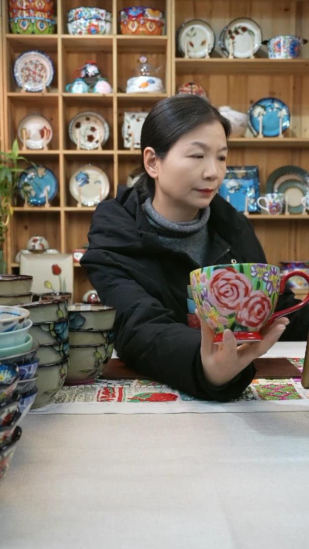 瓷片小可陶瓷一只杯子