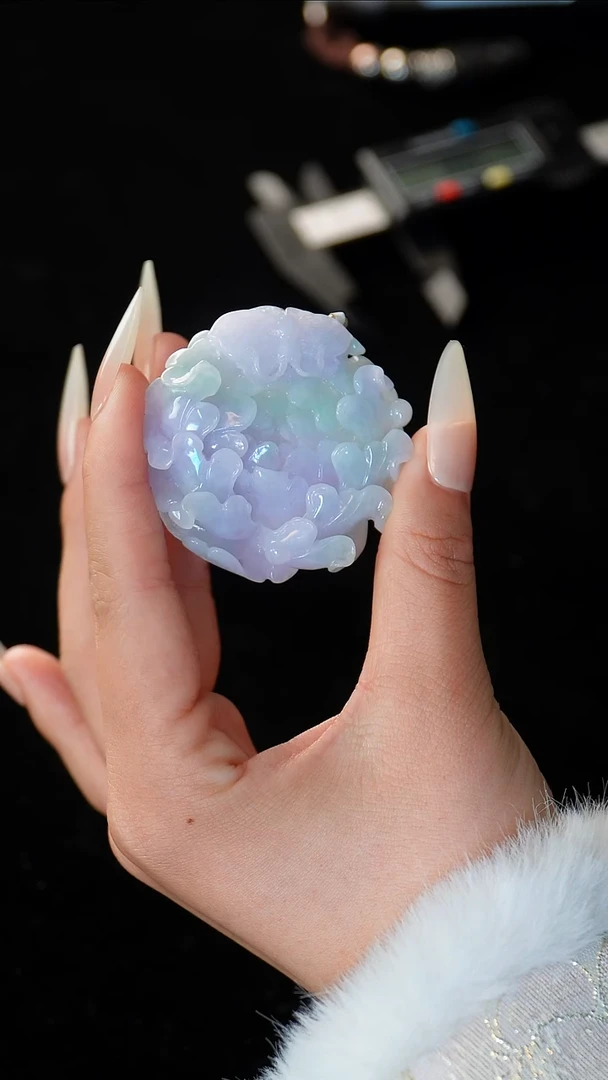 【闪购商品】翡翠颈饰未镶嵌花