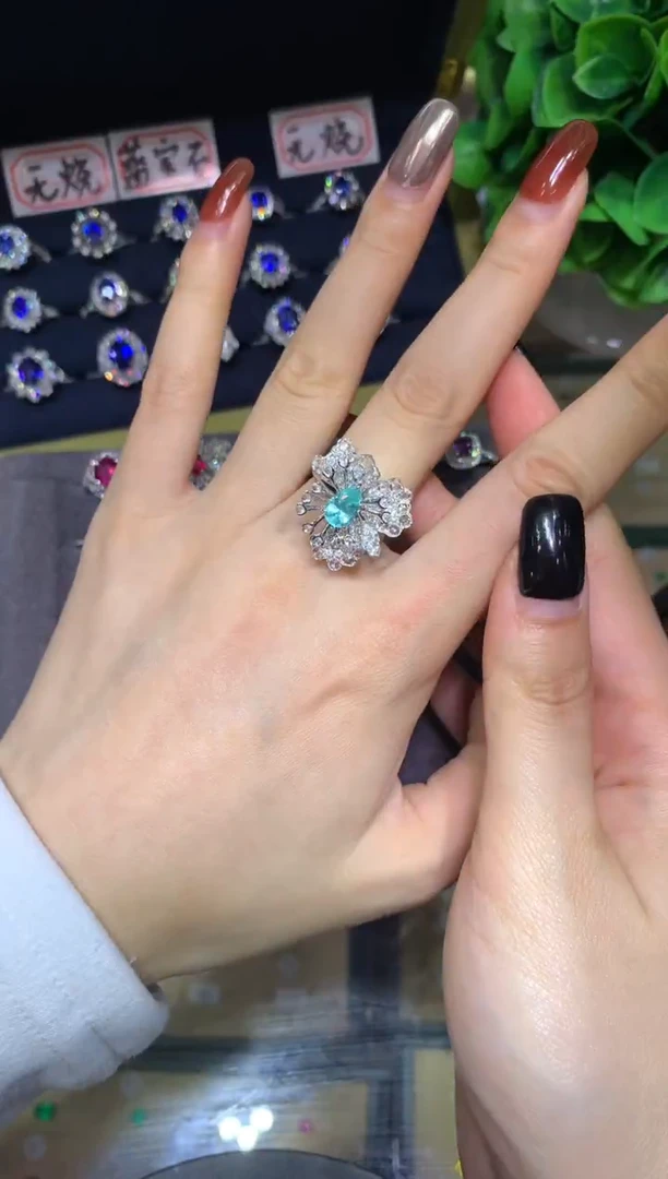 18K金镶嵌戒指帕拉依巴碧玺1.02ct