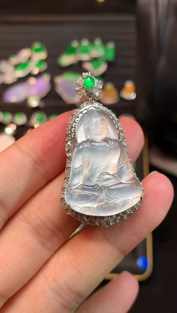 吊坠(赠链)18K金镶嵌翡翠玻璃种茅台白佛公后盖可拆