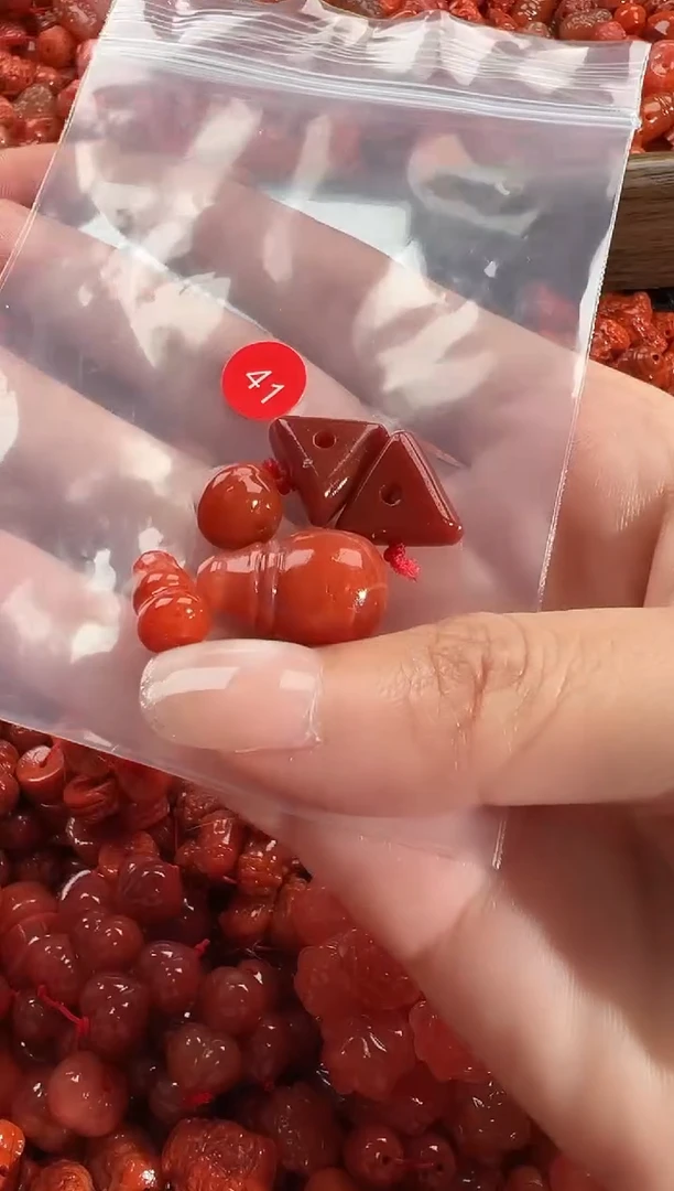 颈饰未镶嵌南红玛瑙1