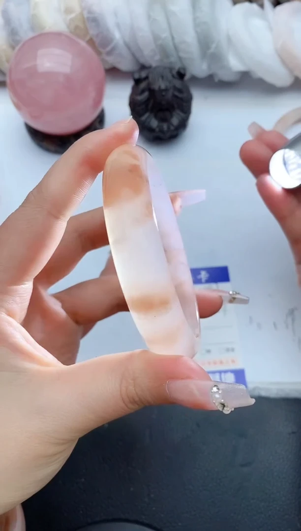 【闪购商品】石英质玉手镯未镶嵌197+60/61