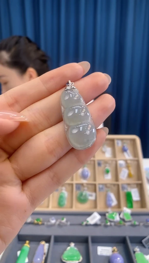 翡翠未镶嵌吊坠(不含链)豆子