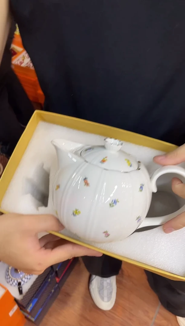 杯鸿辉家品牌瓷器，京东包邮！