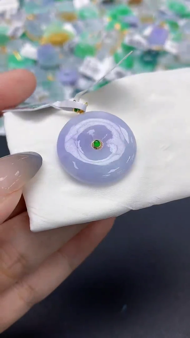 翡翠18K金镶嵌颈饰天然缅甸a货翡翠