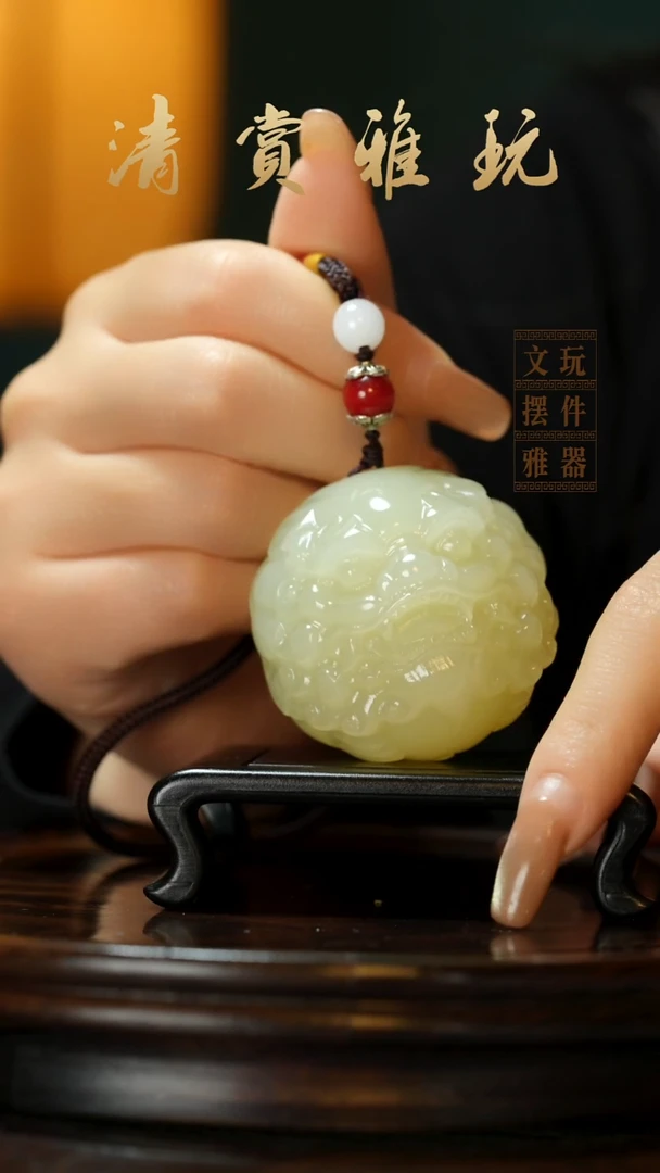 玉《醒狮貔貅》手把件摆件