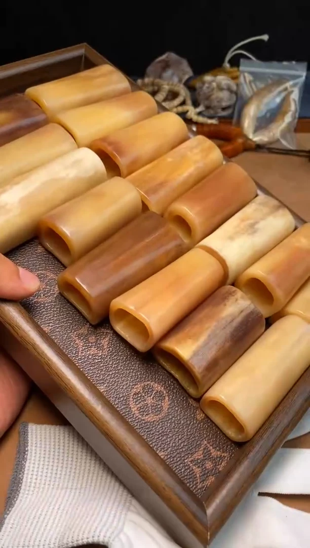 其他驼骨驼骨手把件随机-有棕裂磕碰