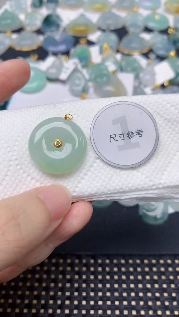 颈饰18K金镶嵌翡翠天然缅甸A货翡翠