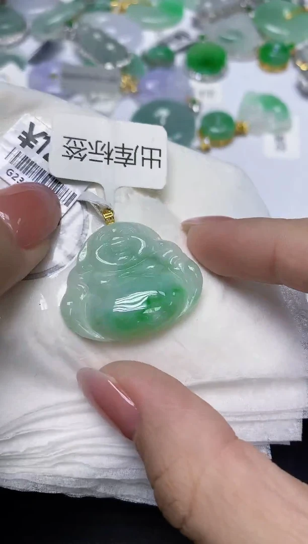 颈饰18K金镶嵌翡翠天然缅甸翡翠A货百元以上9元证书费自理