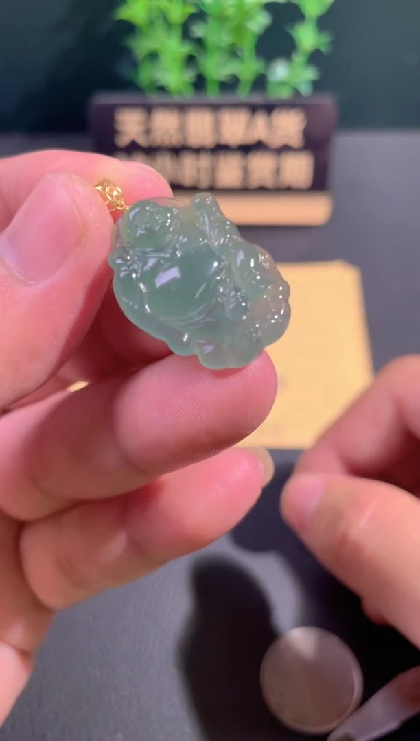 颈饰18K金镶嵌翡翠翡翠