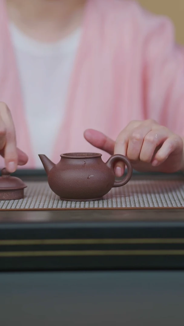 茶壶紫砂10-半手紫泥芭乐水平150cc