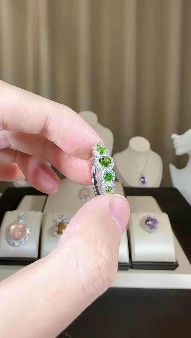 【闪购商品】透辉石戒指银S925镶嵌时尚