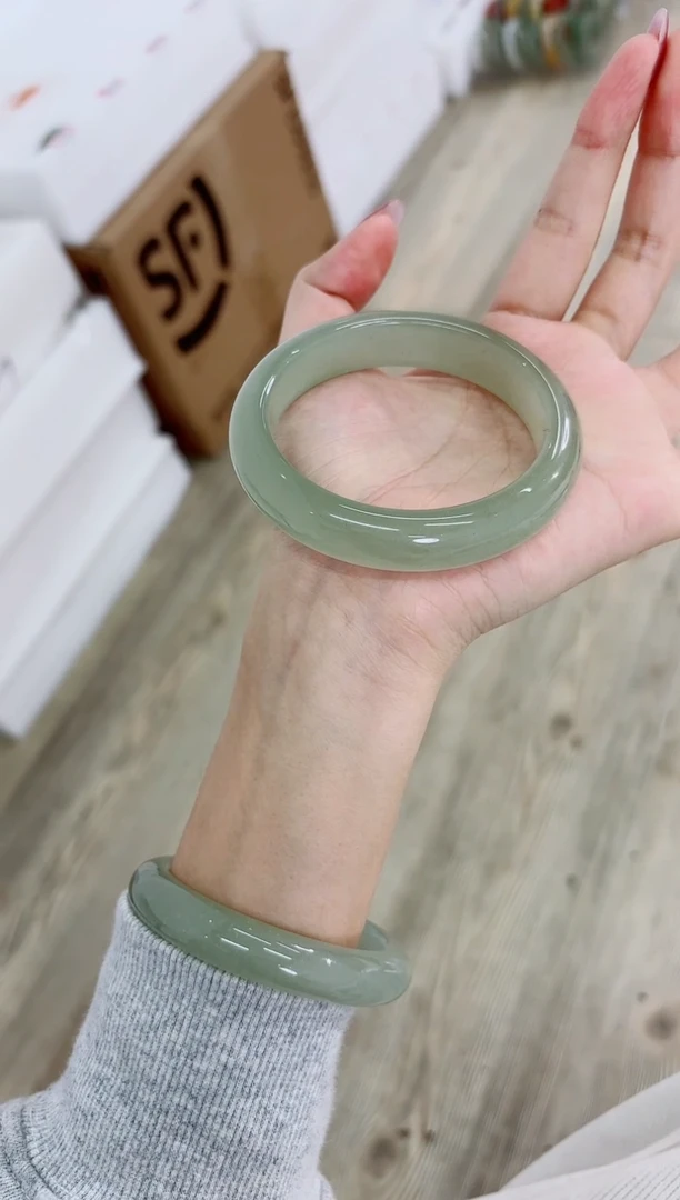 未镶嵌手镯石英质玉137-59D