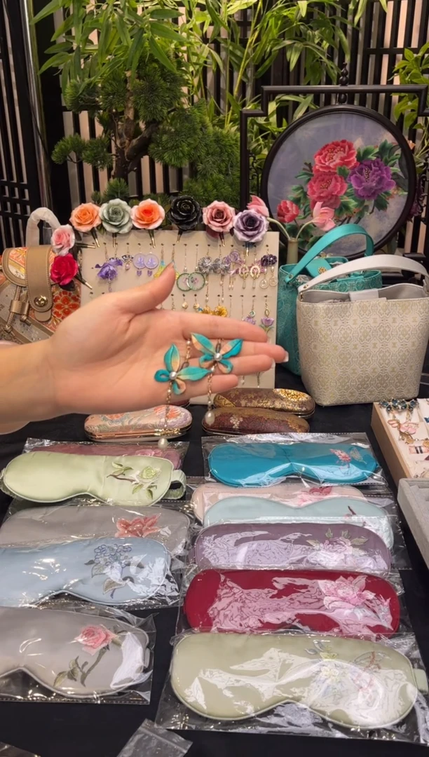 织绣天**翼非遗苏绣手工饰品
