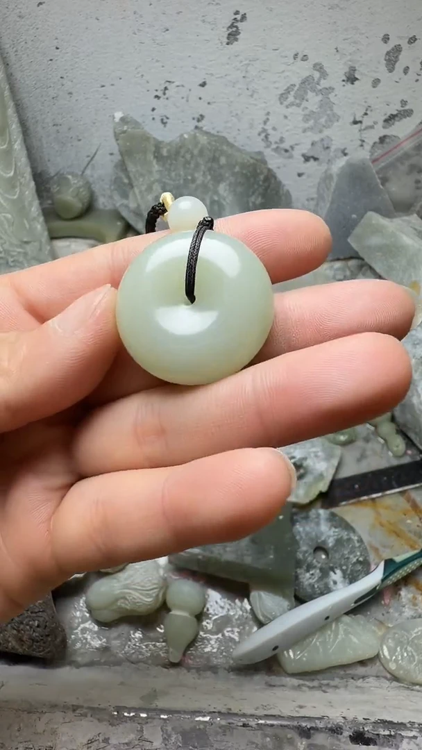 吊坠(赠链)未镶嵌和田玉平安扣