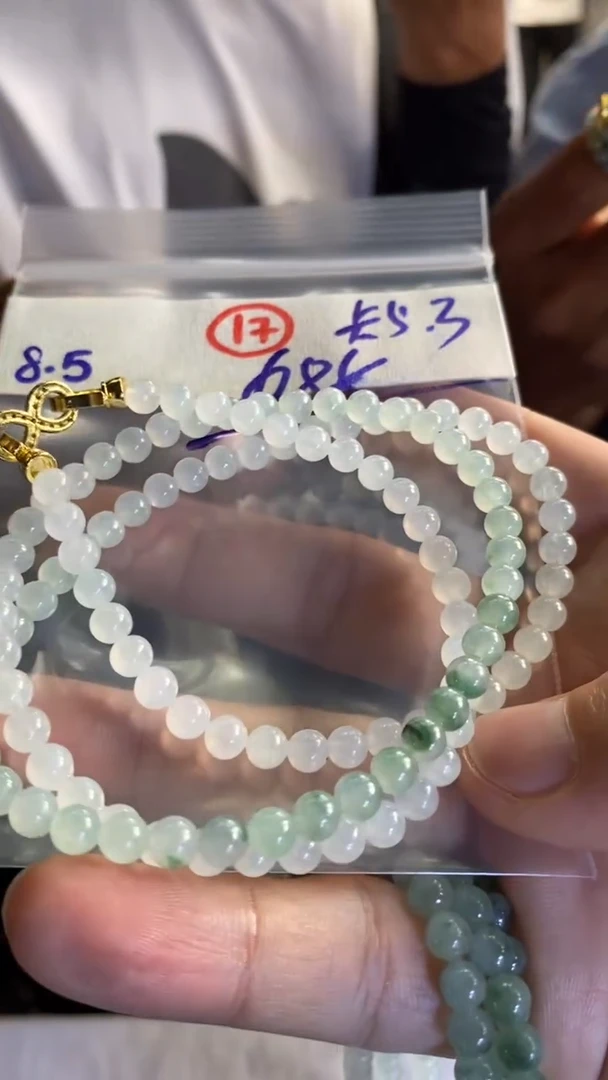 定制翡翠未镶嵌天然缅甸翡翠多样性