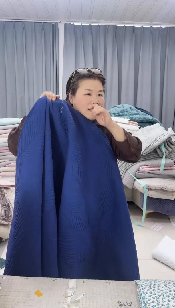 棉蓝色绣花水洗棉三件套1.8*2.0