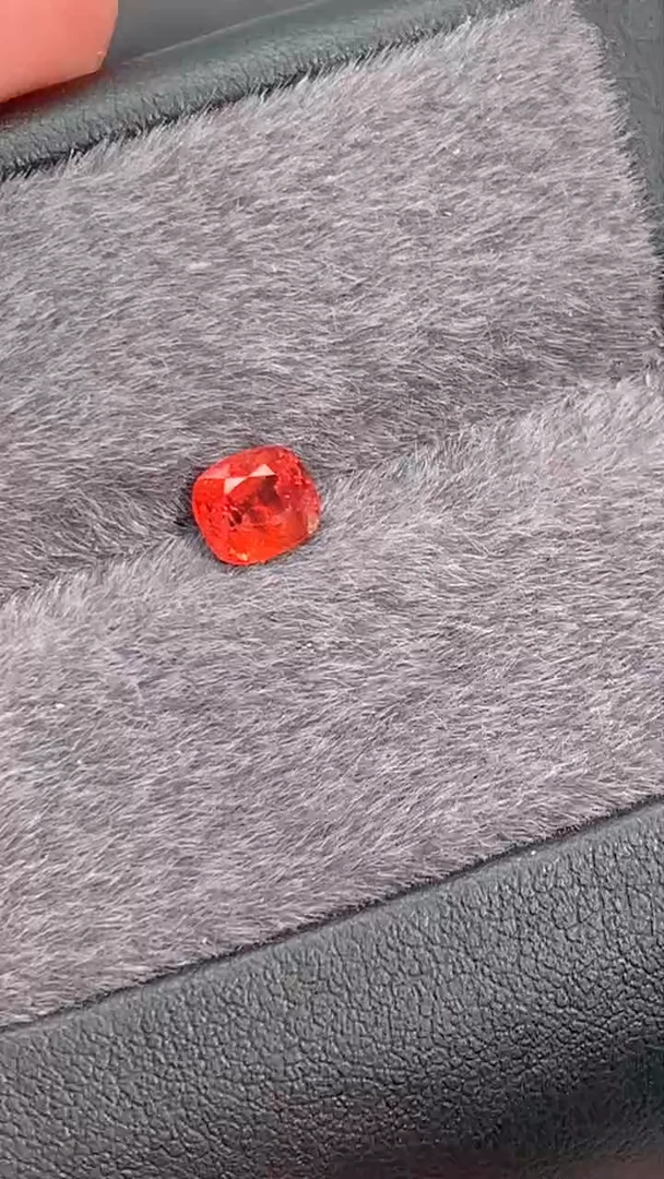 【闪购商品】尖晶石裸石未镶嵌钒尖晶0.88