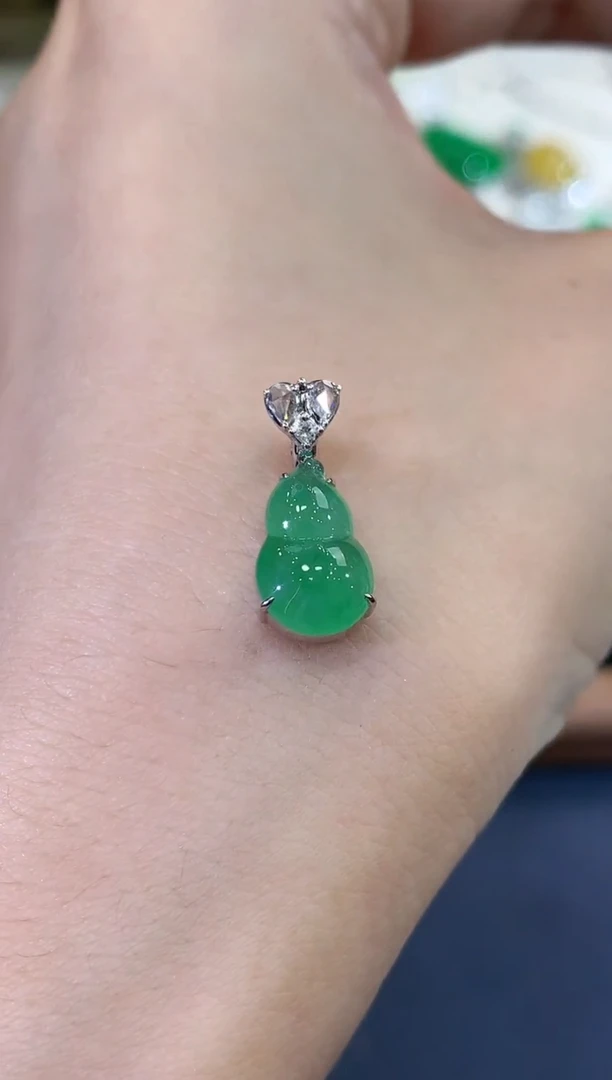 吊坠(不含链)18K金镶嵌翡翠D8