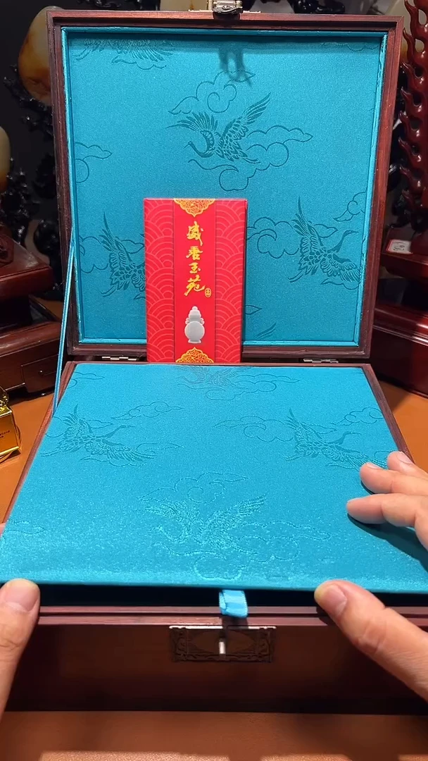 未镶嵌和田玉把件无****。和田玉