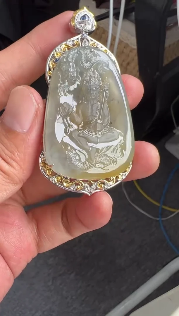 颈饰18K金镶嵌翡翠翡翠颈饰