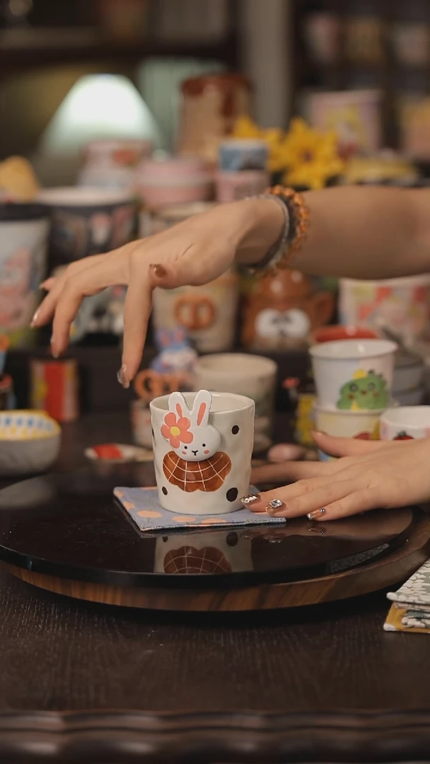 摆件景德镇釉下彩绘设计师款式陶瓷