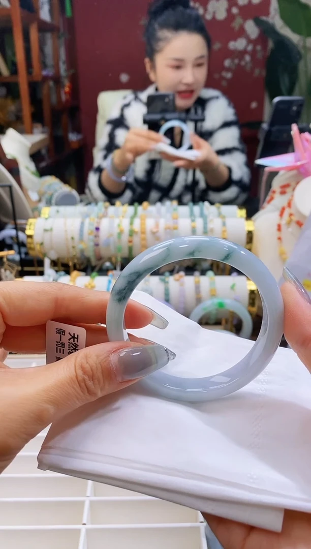 【闪购商品】翡翠手镯未镶嵌31冰飘56-58/11.7*7.5